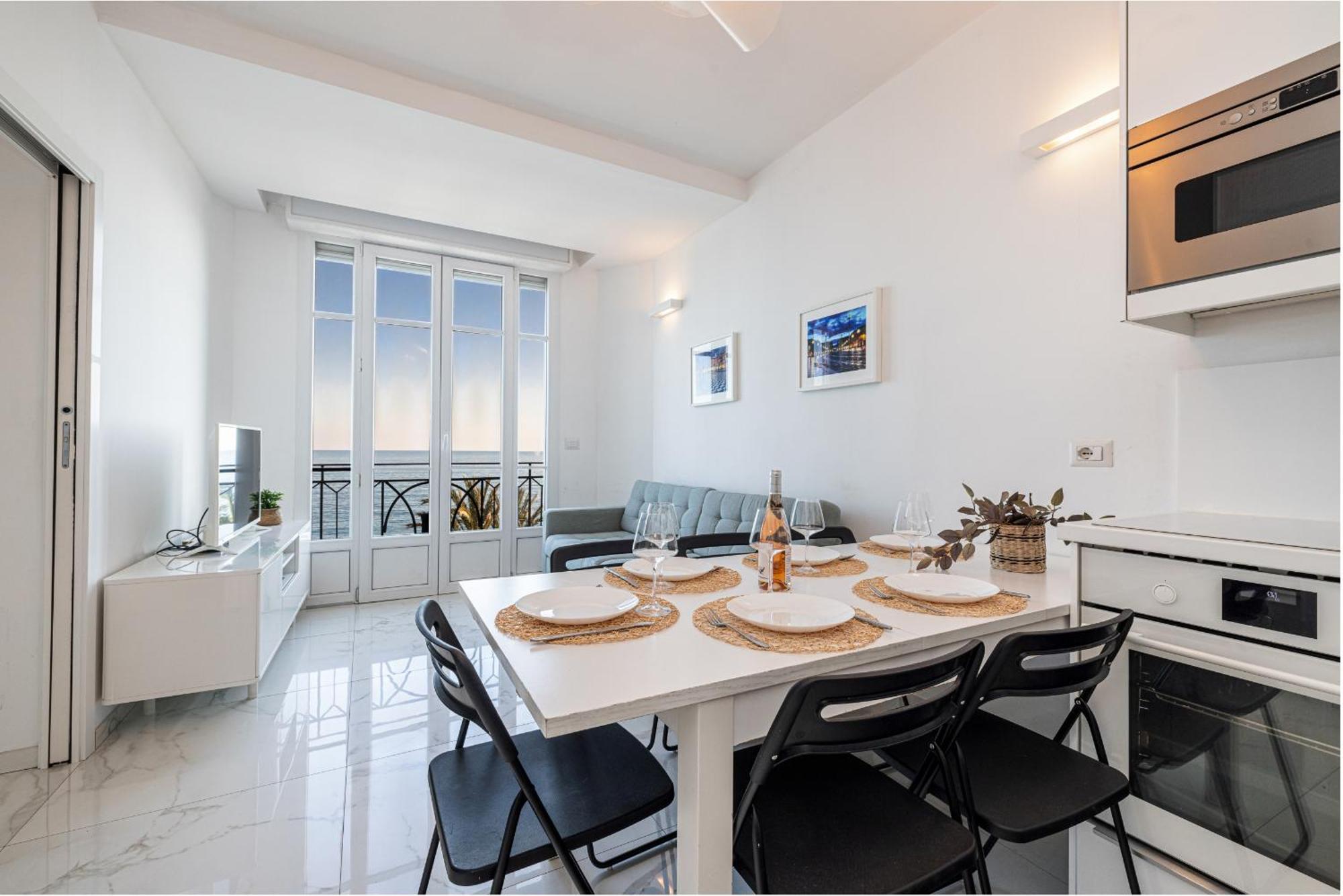 Sea View - 2 Bdr Promenade Des Lejlighed *