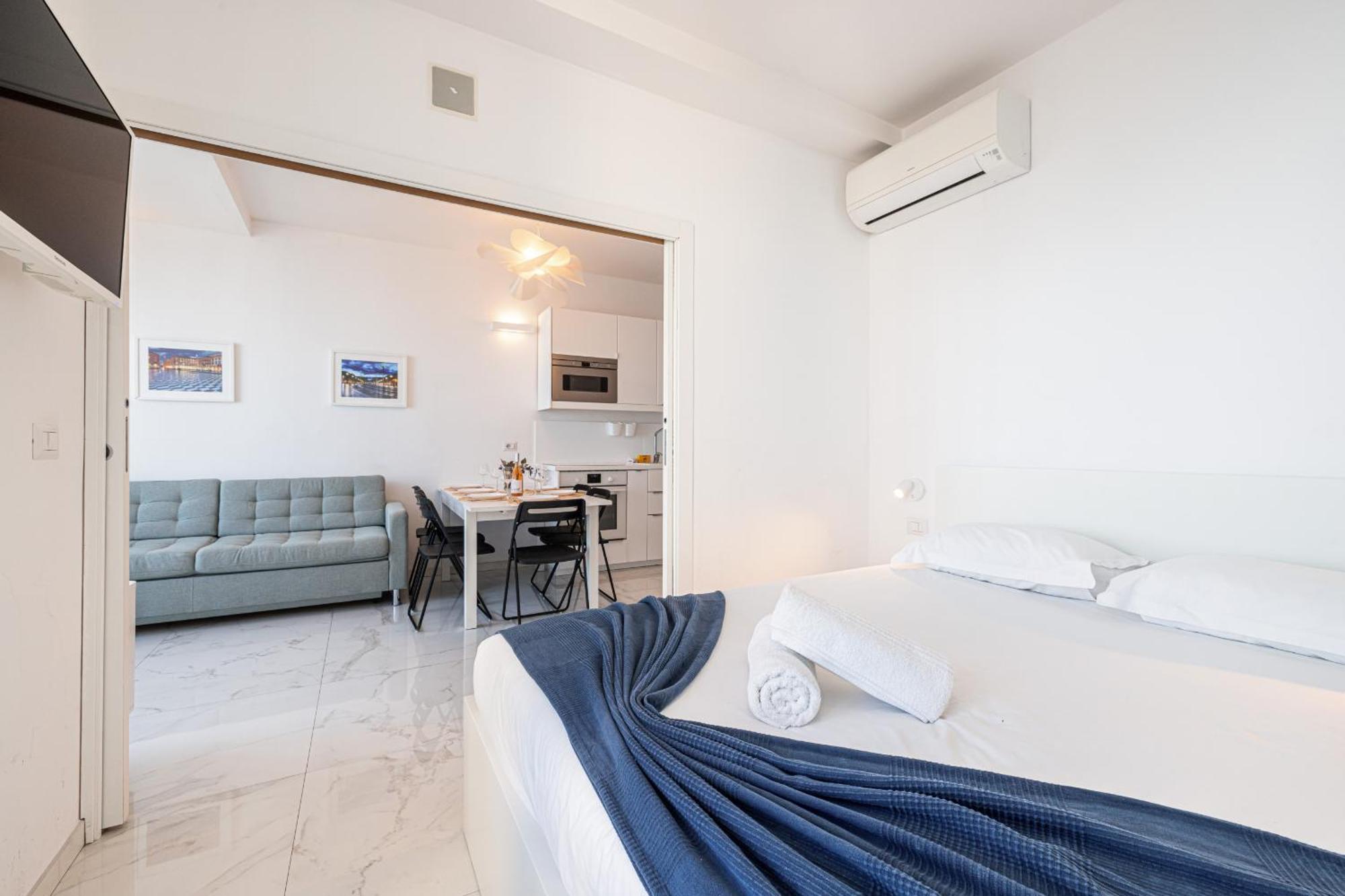 Sea View - 2 Bdr Promenade Des Nice