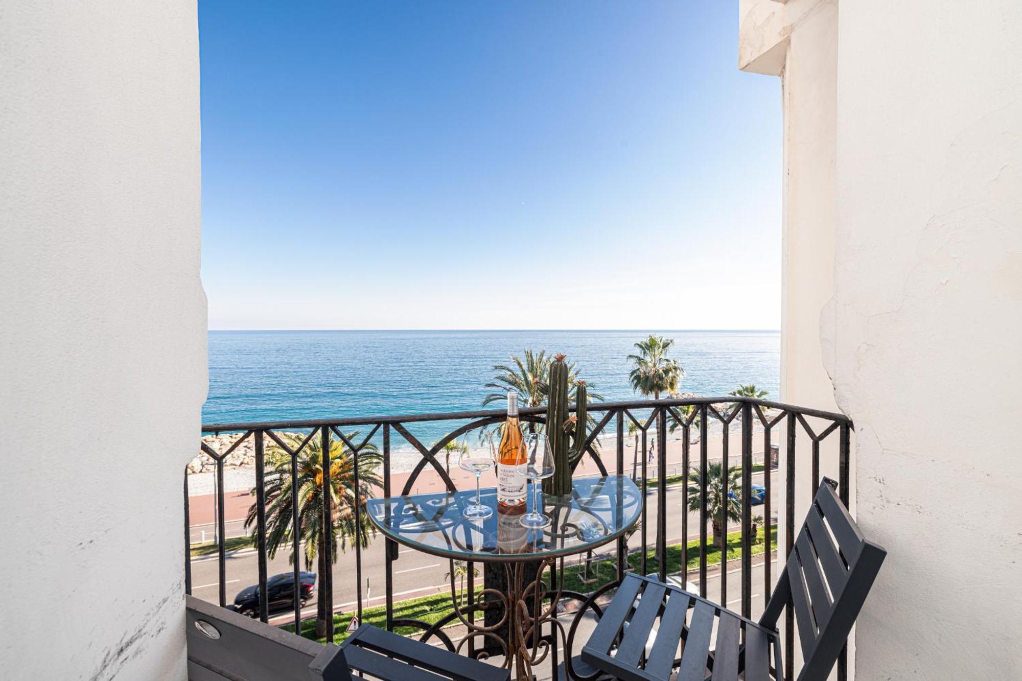 Sea View - 2 Bdr Promenade Des Lejlighed *